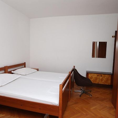 Dinka Guesthouse Макарска Экстерьер фото