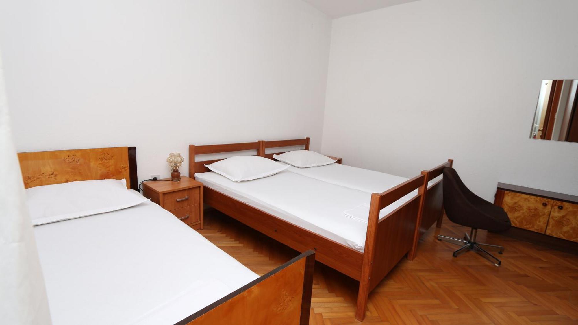 Dinka Guesthouse Макарска Экстерьер фото