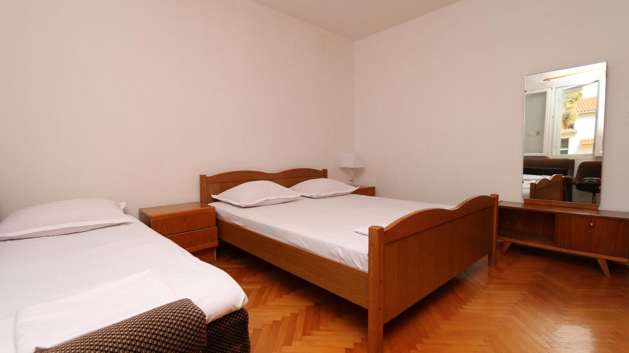 Dinka Guesthouse Макарска Экстерьер фото