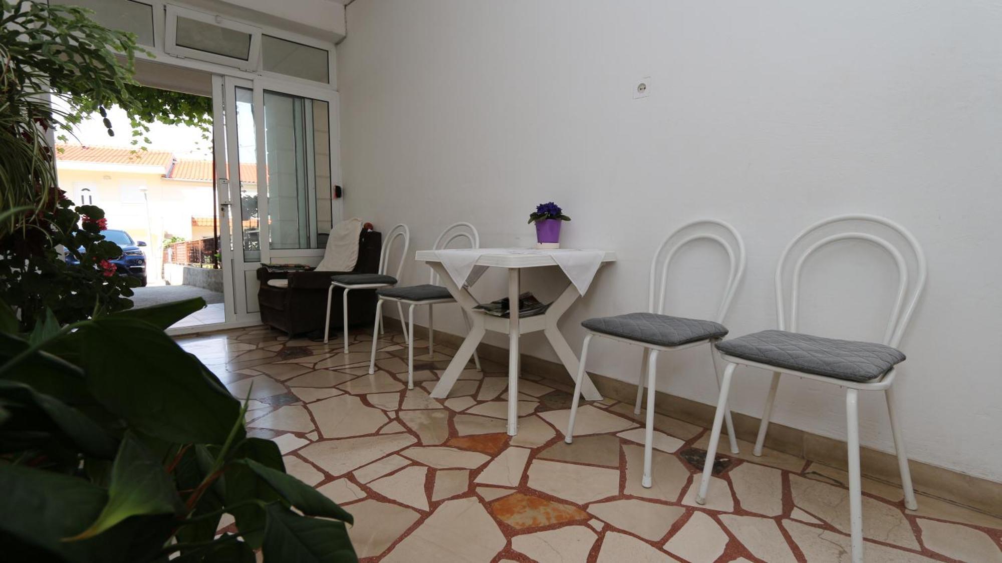 Dinka Guesthouse Макарска Экстерьер фото