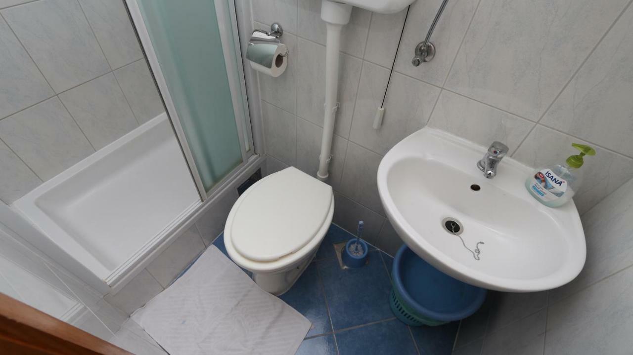 Dinka Guesthouse Макарска Экстерьер фото