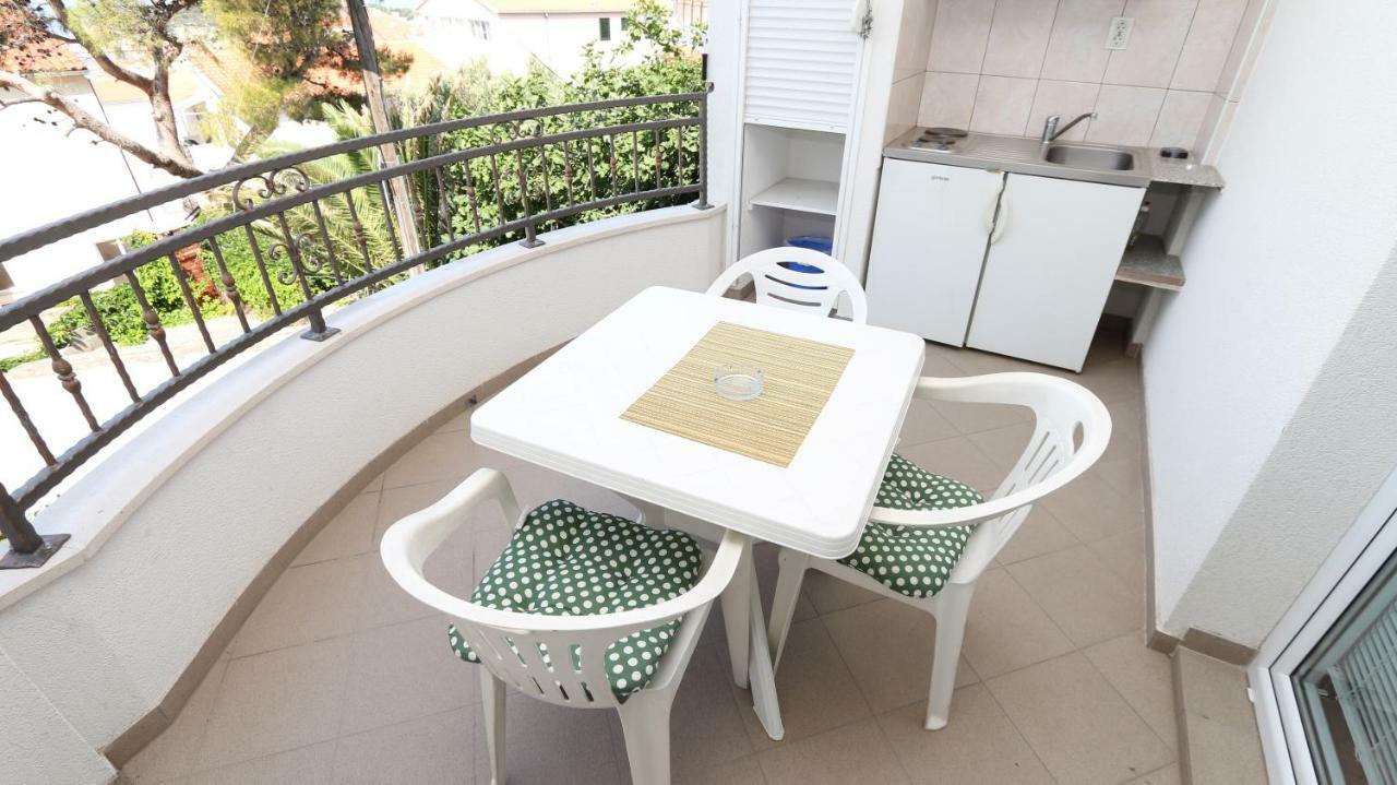 Dinka Guesthouse Макарска Экстерьер фото