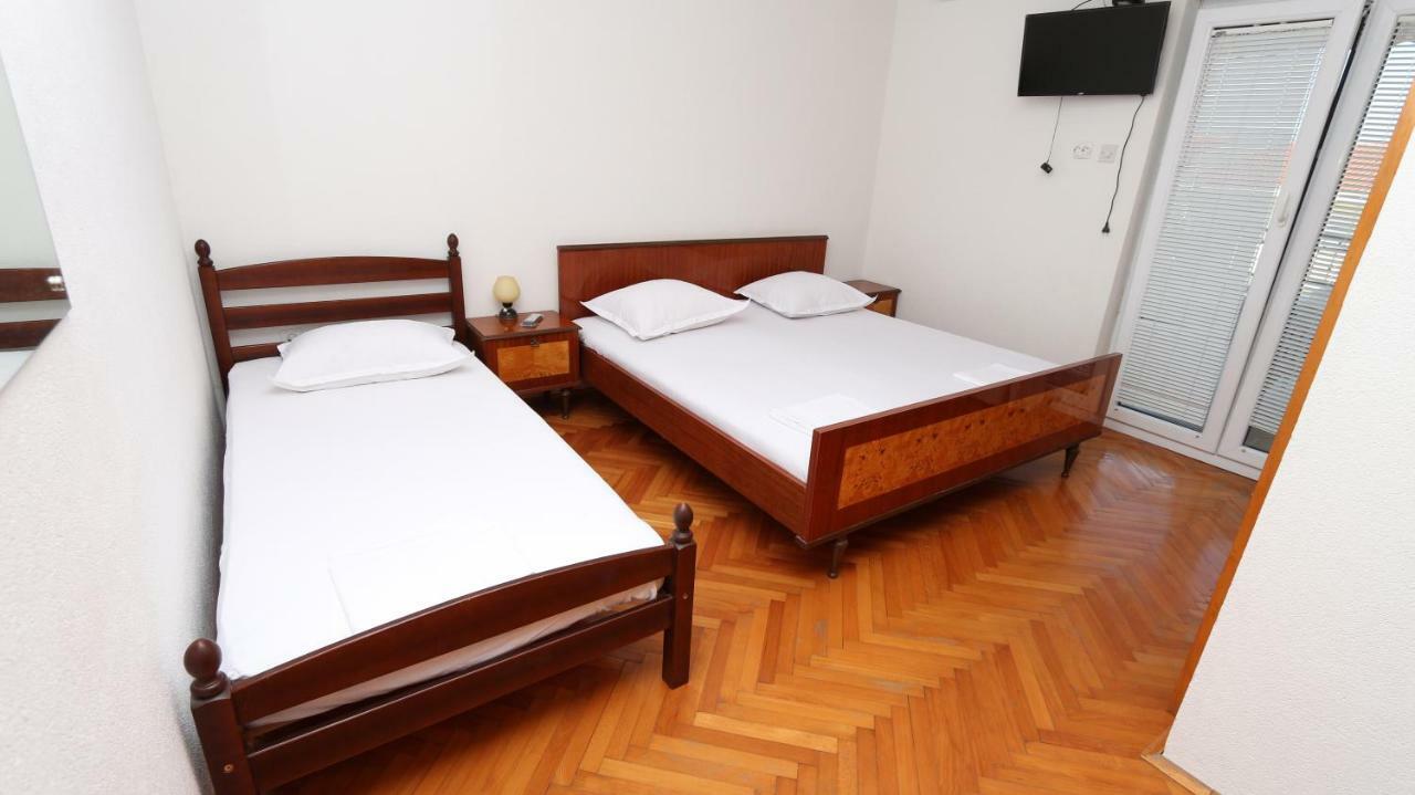 Dinka Guesthouse Макарска Экстерьер фото