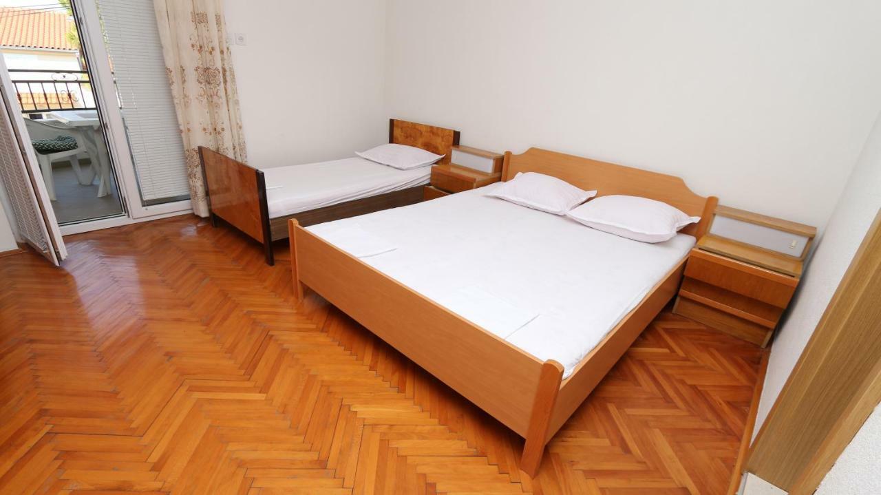 Dinka Guesthouse Макарска Экстерьер фото