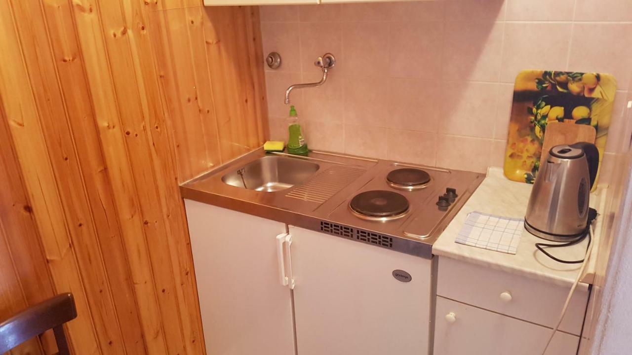 Dinka Guesthouse Макарска Экстерьер фото
